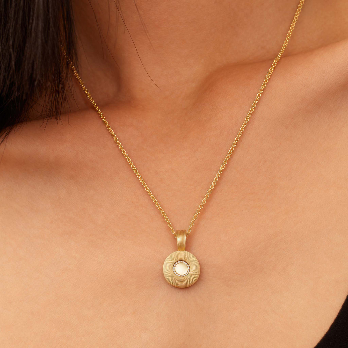 Renaissance Round Natural Diamond Pendant Necklace