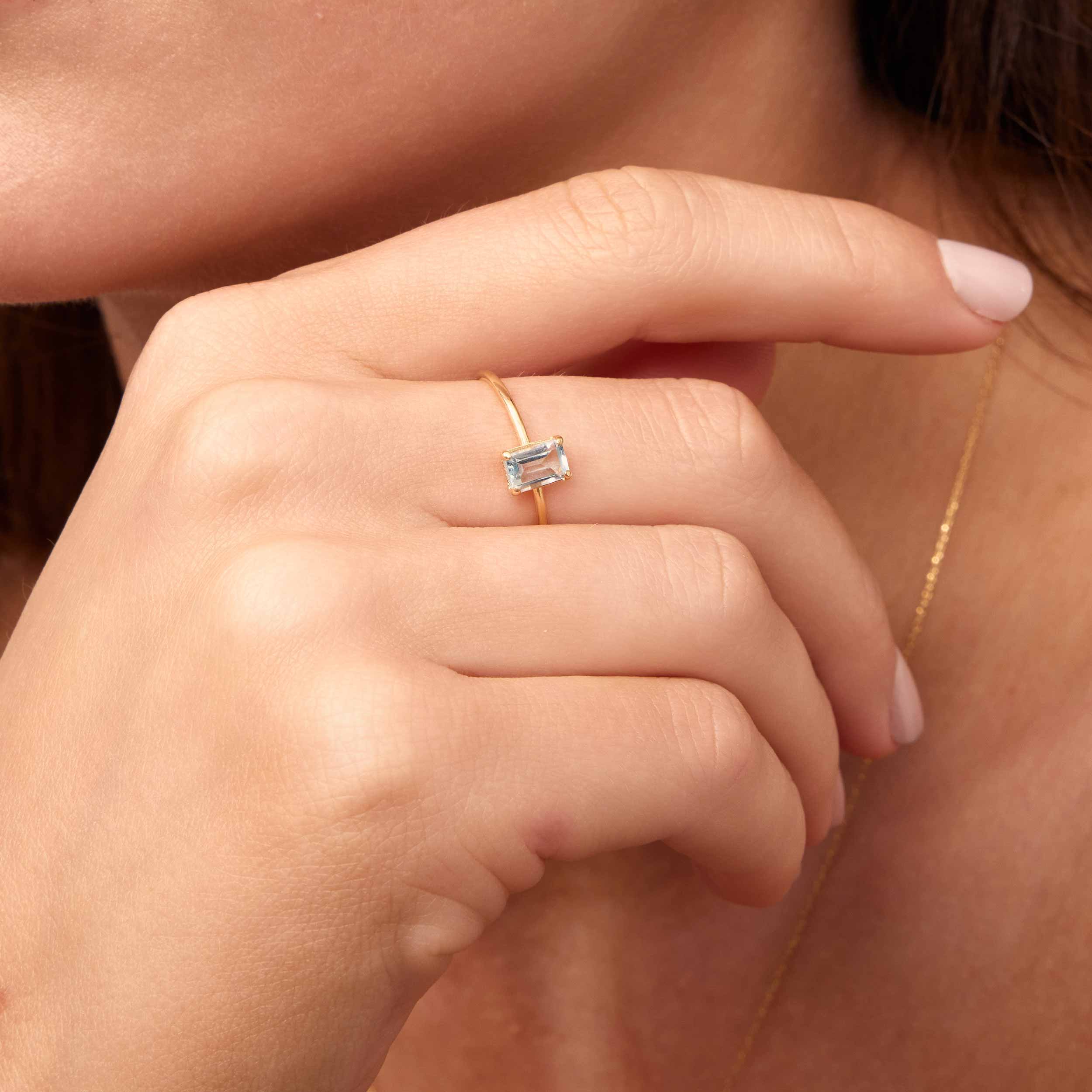 #color_Yellow Gold, Sky Blue Topaz
