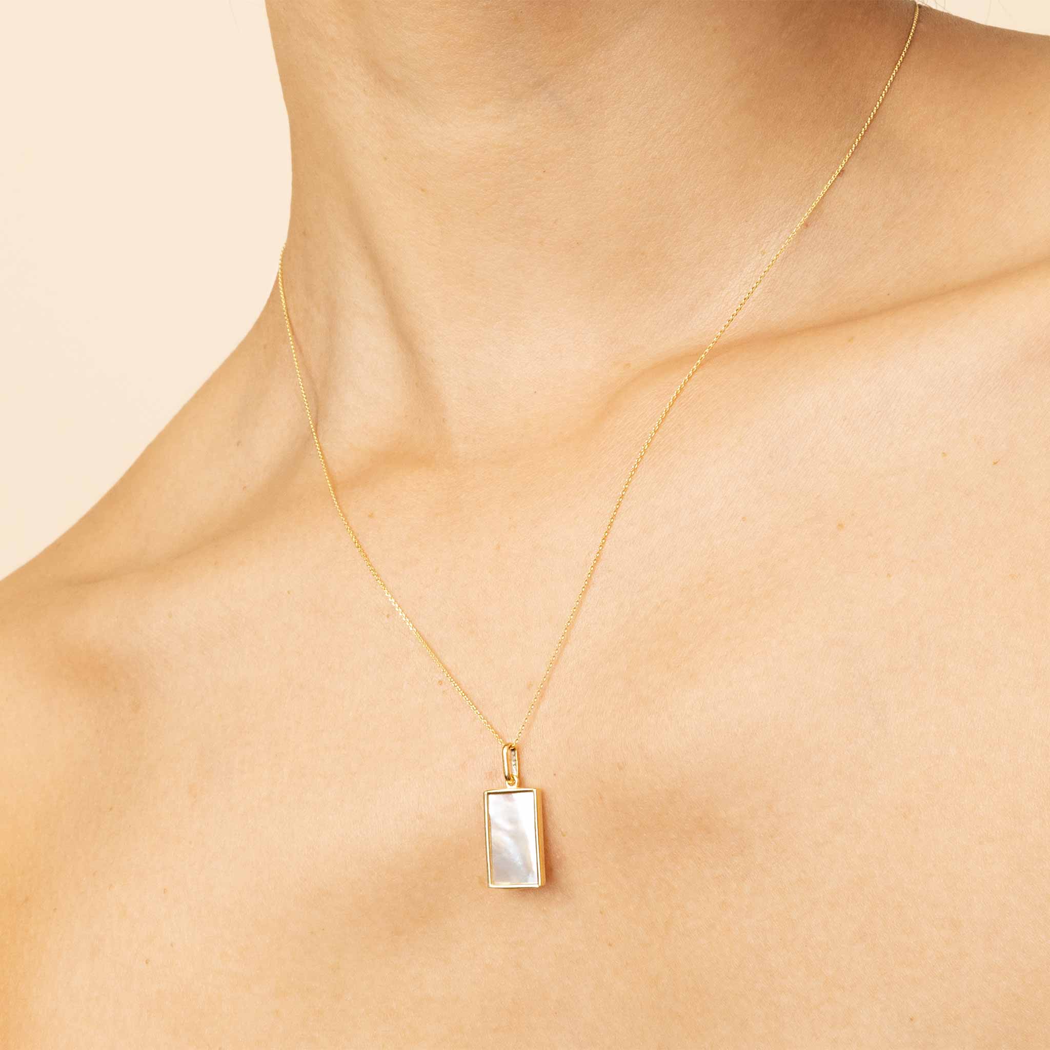 #color_Yellow Gold, Mother of Pearl