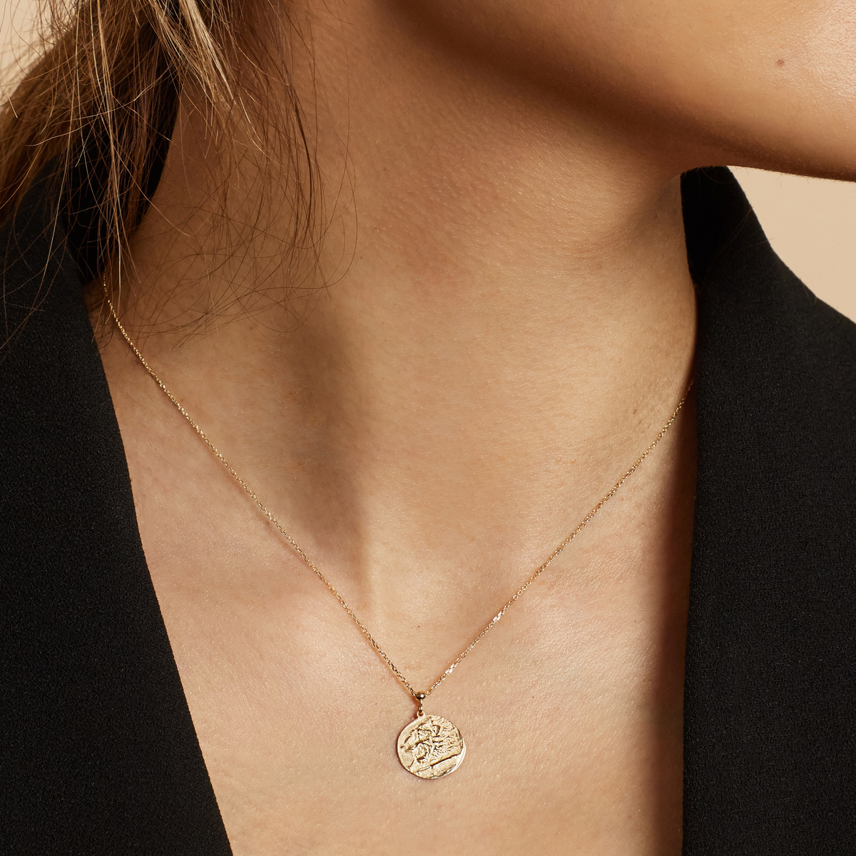 Dainty top lion necklace